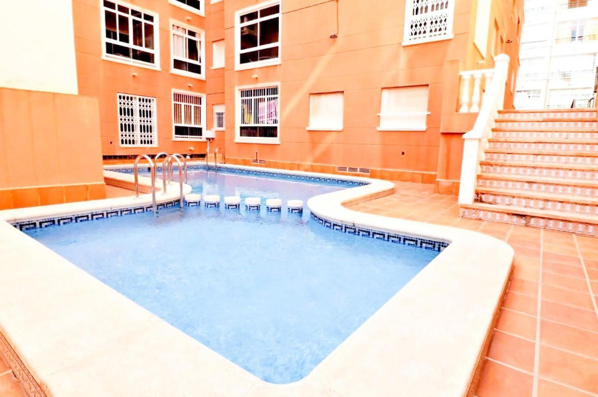 Apartamento Pink Azure Torrevieja Esterno foto